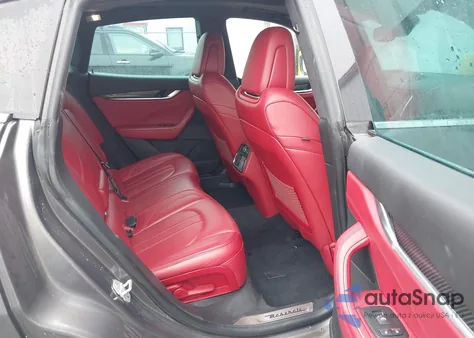 2017 Maserati Levante из США, поврежденный, VIN ZN661XUS7HX262885